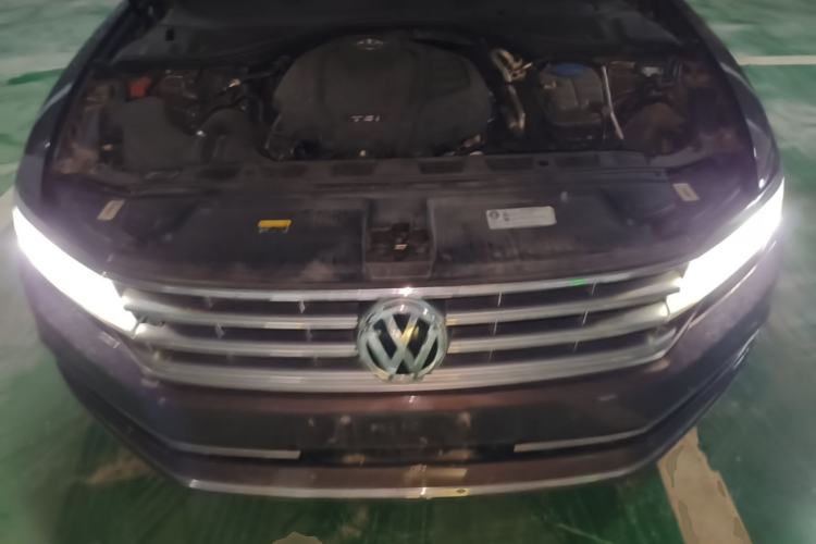 Used Volkswagen Phideon 2018 Revised Version 380TSI Two-Wheel-Drive Flagship Edition Engine Bay