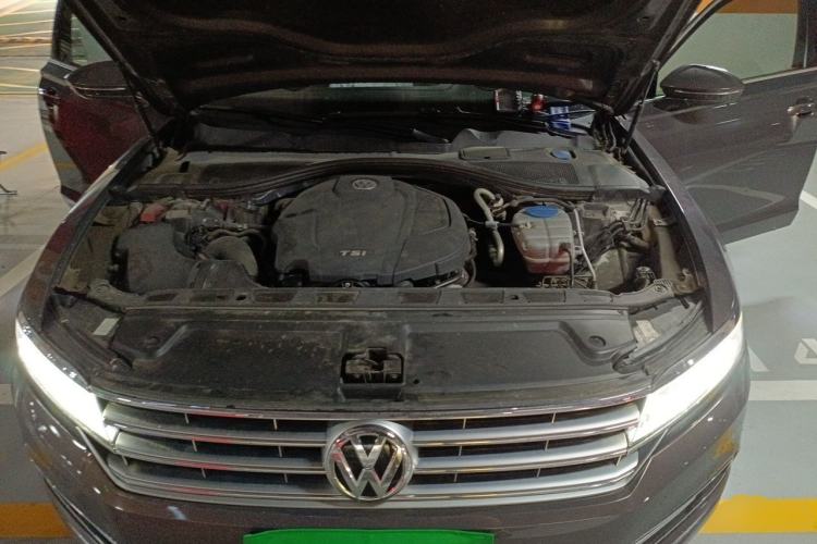 Used Volkswagen Phideon 2018 Revised Version 380TSI Two-Wheel Drive Business Edition Engine Bay