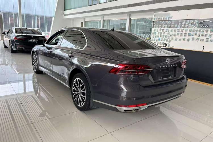 Used Volkswagen Phideon 2018 Revised Version 380TSI Two-Wheel Drive Business Edition Exterior 3