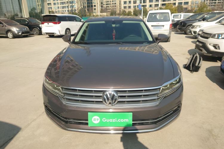 Used Volkswagen Phideon 2018 Revised Version 380TSI Two-Wheel Drive Business Edition Front