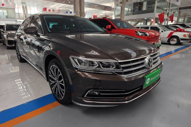 Used Volkswagen Phideon 2018 Revised Version 380TSI Two-Wheel Drive Business Edition Front Right 45 Deg