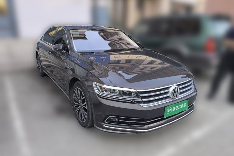 Used Volkswagen Phideon 2018 380TSI Two-Wheel Drive Business Edition Front Right 45 Deg