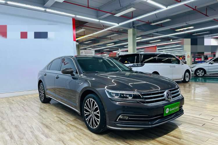 Used Volkswagen Phideon 2018 Revised Version 380TSI Two-Wheel Drive Business Edition Front Right 45 Deg