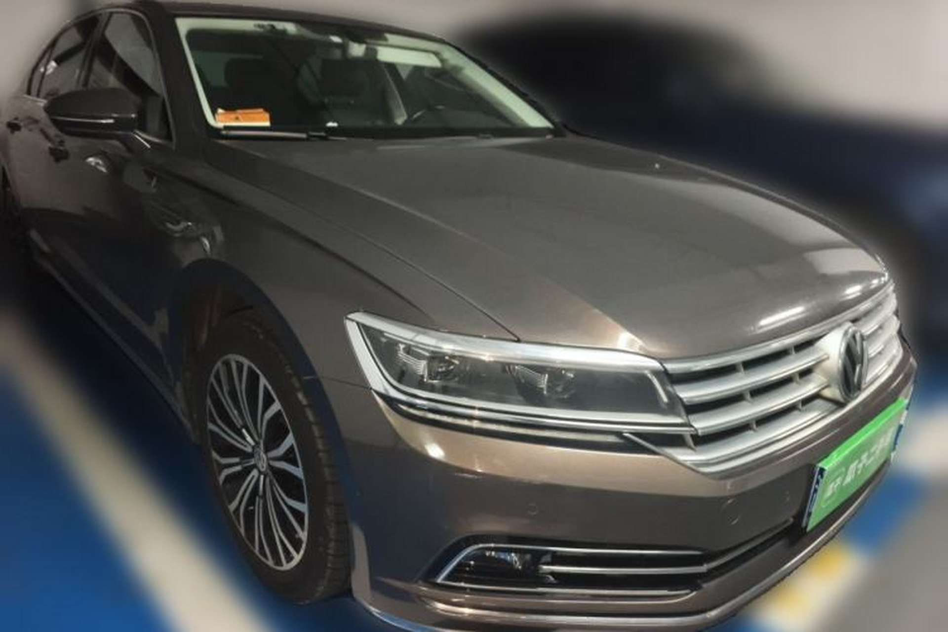 Used Volkswagen Phideon 2018 Revised Version 380TSI Two-Wheel Drive Business Edition Front Right 45 Deg