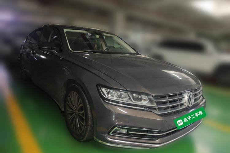 Used Volkswagen Phideon 2018 Revised Version 380TSI Two-Wheel Drive Business Edition Front Right 45 Deg