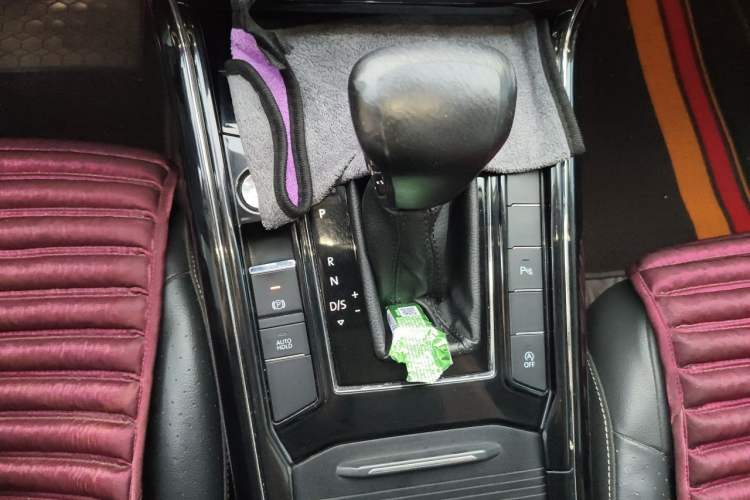 Used Volkswagen Phideon 2018 380TSI Two-Wheel Drive Business Edition Gear Lever