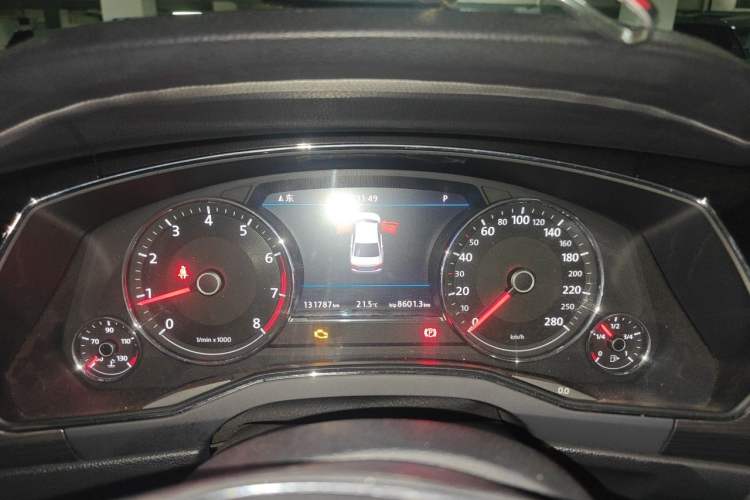 Used Volkswagen Phideon 2018 Revised Version 380TSI Two-Wheel Drive Business Edition Instrument Cluster