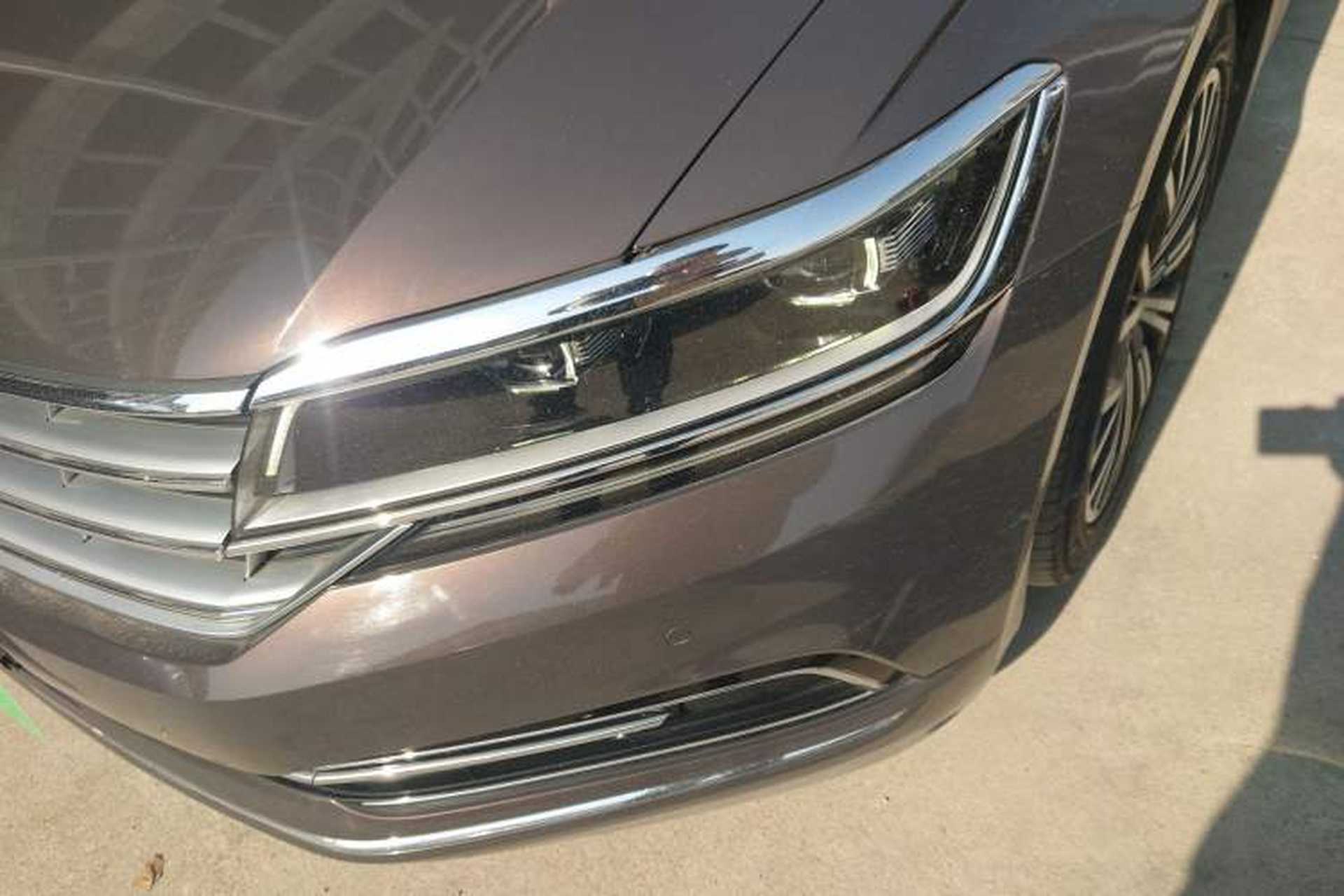 Used Volkswagen Phideon 2018 Revised Version 380TSI Two-Wheel Drive Business Edition Left Front Headlight
