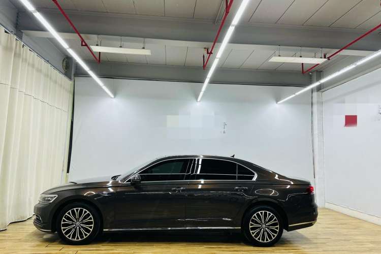 Used Volkswagen Phideon 2018 Revised Version 380TSI Two-Wheel Drive Business Edition Left Side
