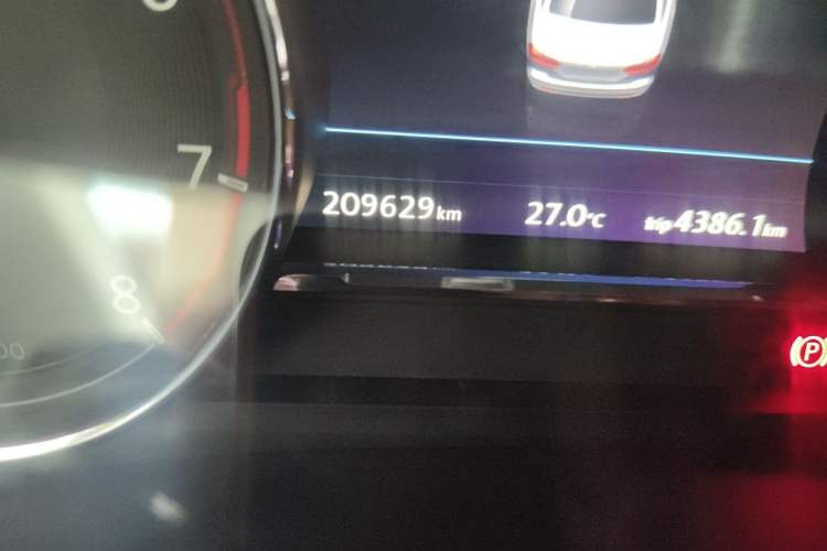 Used Volkswagen Phideon 2018 380TSI Two-Wheel Drive Business Edition Odometer Close Up