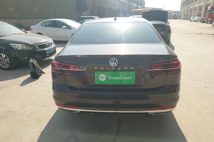 Used Volkswagen Phideon 2018 Revised Version 380TSI Two-Wheel Drive Business Edition Rear