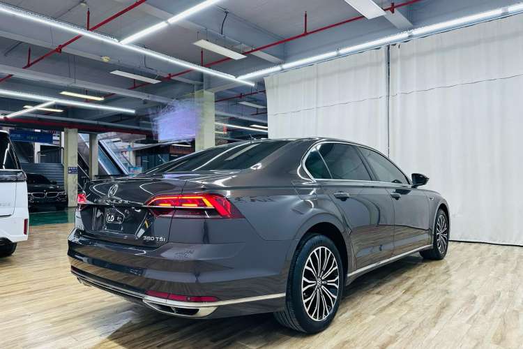 Used Volkswagen Phideon 2018 Revised Version 380TSI Two-Wheel Drive Business Edition Rear Right 45 Deg