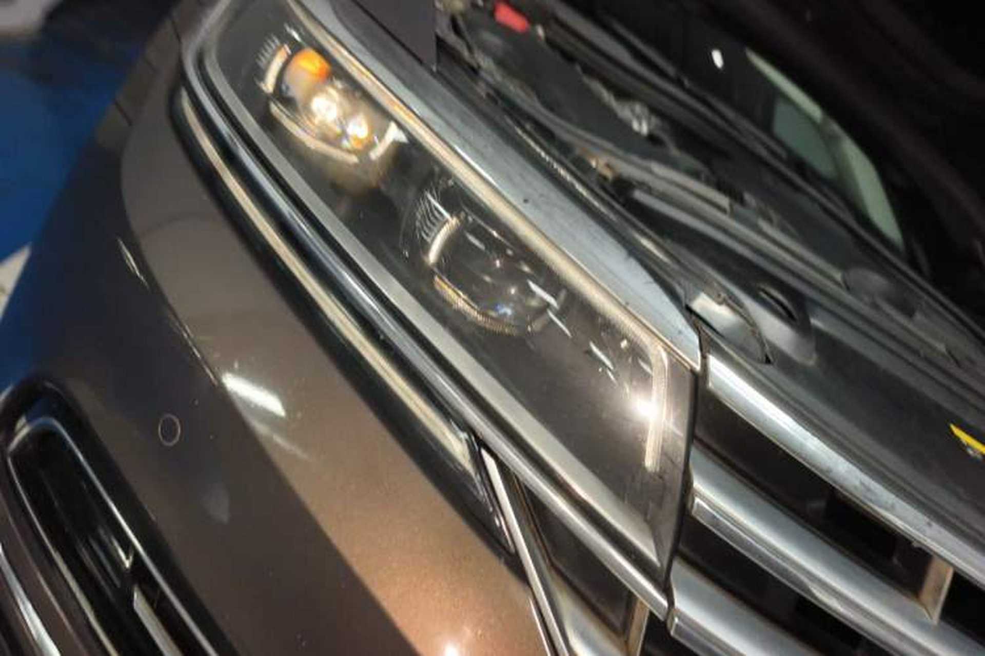 Used Volkswagen Phideon 2018 Revised Version 380TSI Two-Wheel Drive Business Edition Right Front Headlight