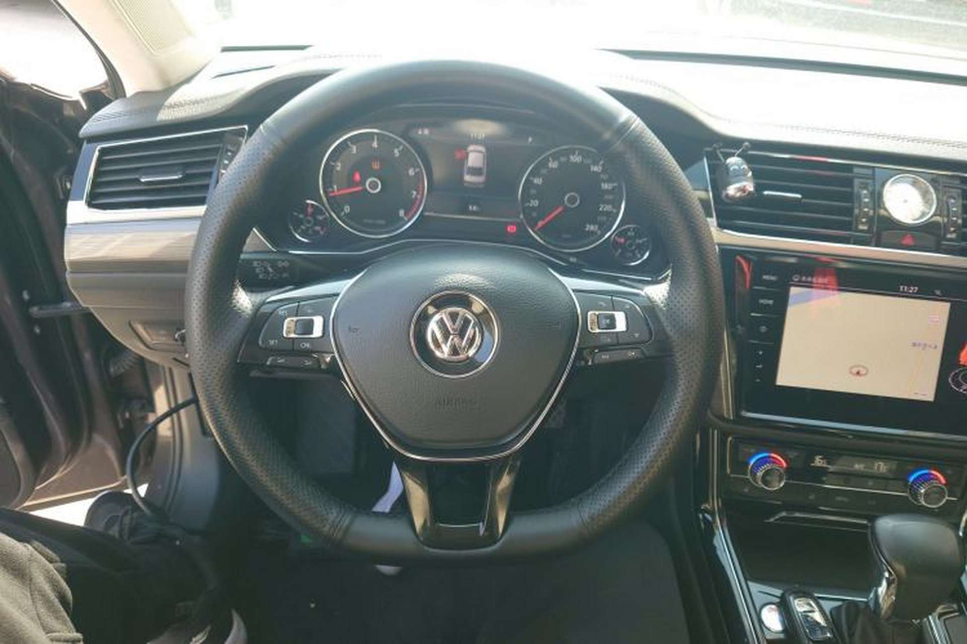 Used Volkswagen Phideon 2018 Revised Version 380TSI Two-Wheel Drive Business Edition Steering Wheel