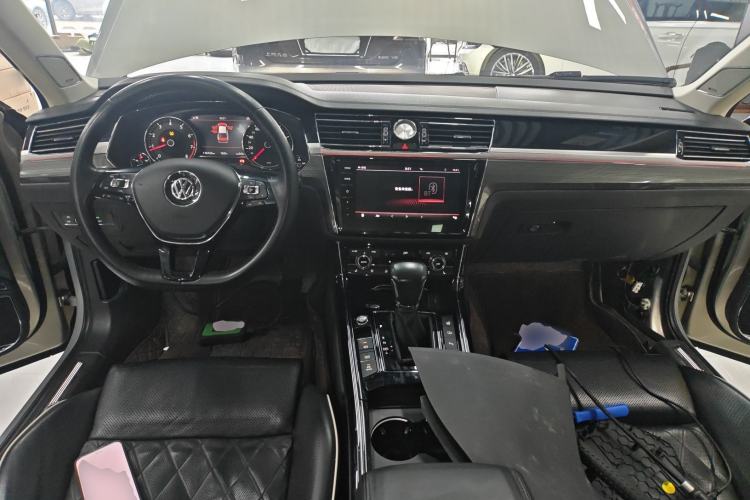 Used Volkswagen Phideon 2018 380TSI Two-Wheel-Drive Flagship Edition Center Console