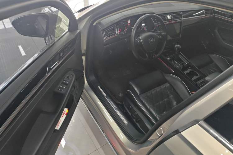 Used Volkswagen Phideon 2018 380TSI Two-Wheel-Drive Flagship Edition Driver Seat