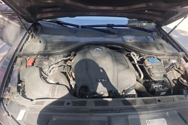 Used Volkswagen Phideon 2018 Revised Version 380TSI Two-Wheel-Drive Flagship Edition Engine Bay