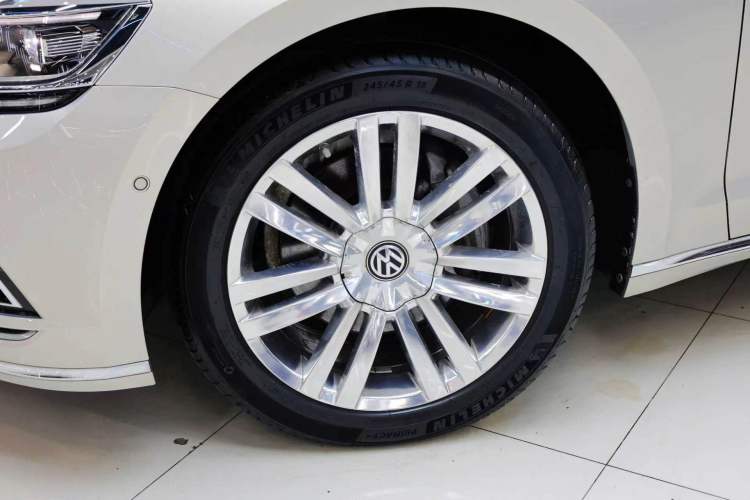 Used Volkswagen Phideon 2018 Revised Version 380TSI Two-Wheel-Drive Flagship Edition Exterior 12