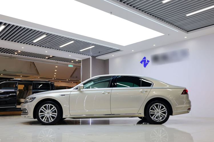 Used Volkswagen Phideon 2018 Revised Version 380TSI Two-Wheel-Drive Flagship Edition Exterior 2