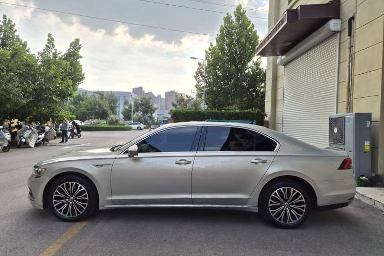 Used Volkswagen Phideon 2018 Revised Version 380TSI Two-Wheel Drive Business Edition Exterior 4