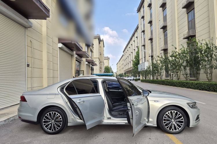 Used Volkswagen Phideon 2018 Revised Version 380TSI Two-Wheel Drive Business Edition Exterior 5