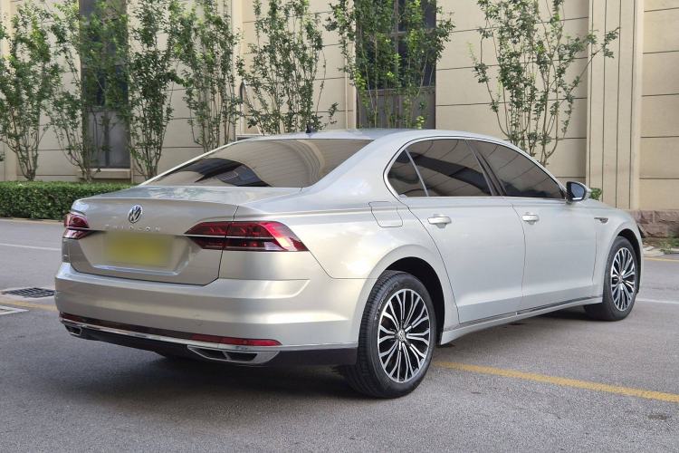 Used Volkswagen Phideon 2018 Revised Version 380TSI Two-Wheel Drive Business Edition Exterior 8