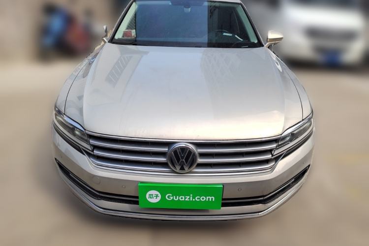 Used Volkswagen Phideon 2018 Revised Version 380TSI Two-Wheel Drive Business Edition Front