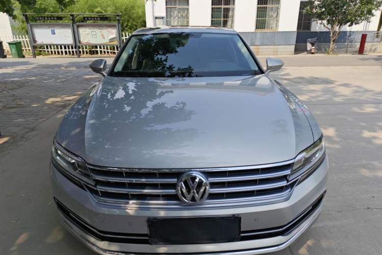 Used Volkswagen Phideon 2018 Revised Version 380TSI Two-Wheel Drive Business Edition Front