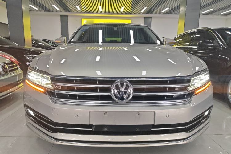 Used Volkswagen Phideon 2018 380TSI Two-Wheel-Drive Flagship Edition Front