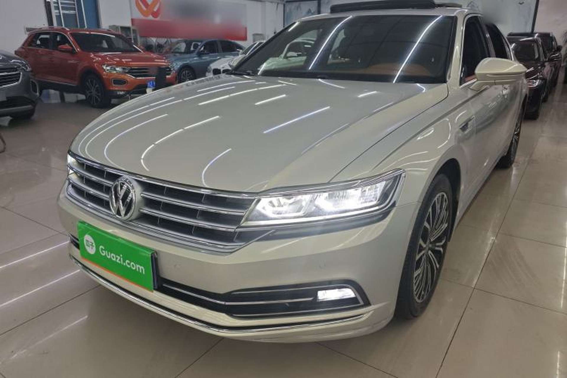 Used Volkswagen Phideon 2018 380TSI Two-Wheel Drive Business Edition Front Left 45 Deg