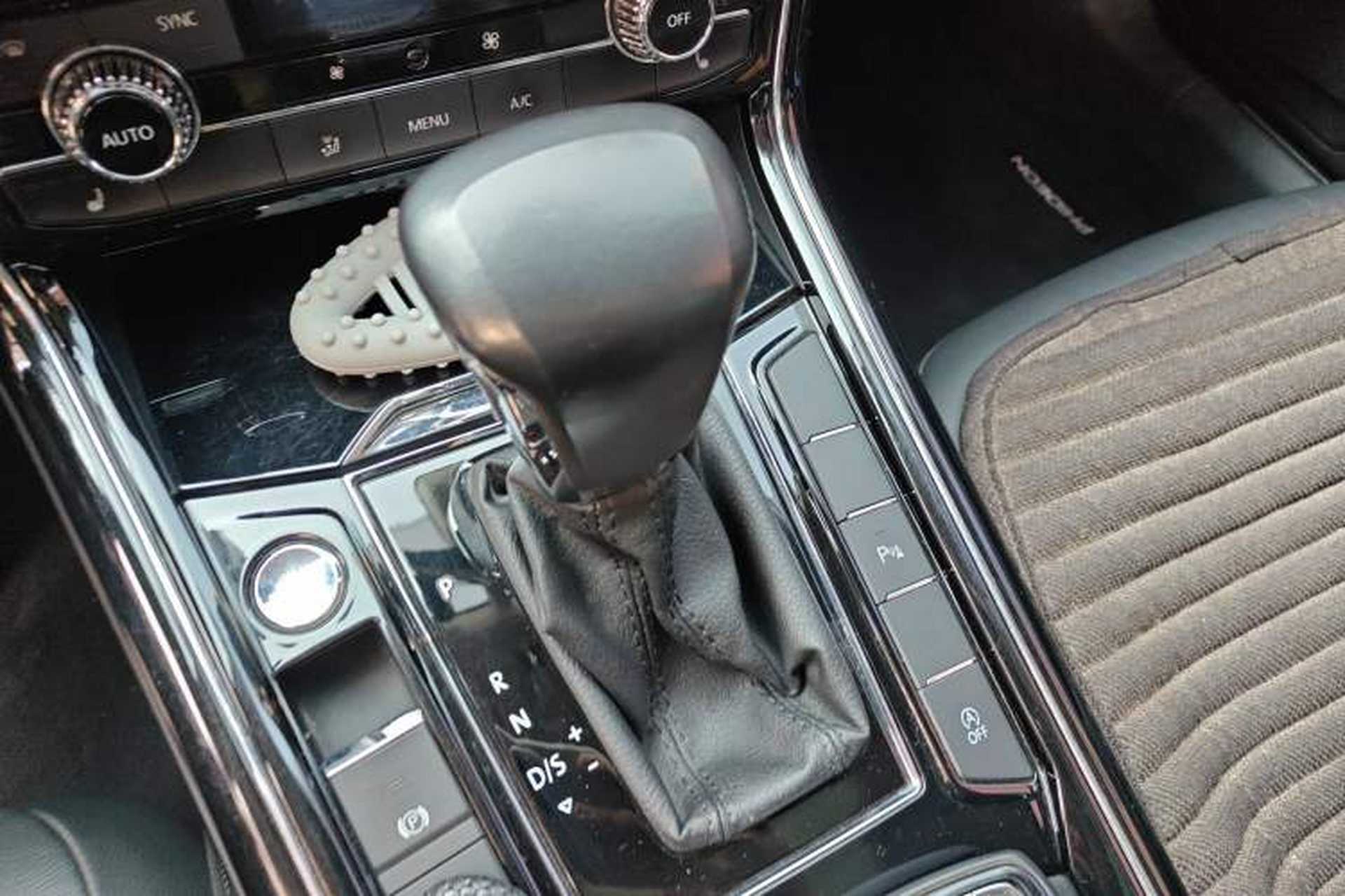 Used Volkswagen Phideon 2018 380TSI Two-Wheel Drive Business Edition Gear Lever