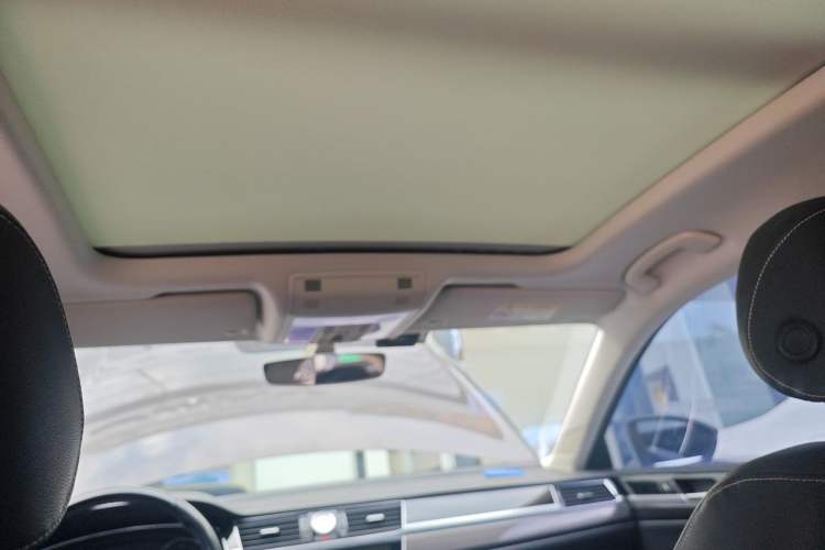 Used Volkswagen Phideon 2018 Revised Version 380TSI Two-Wheel Drive Business Edition Headliner