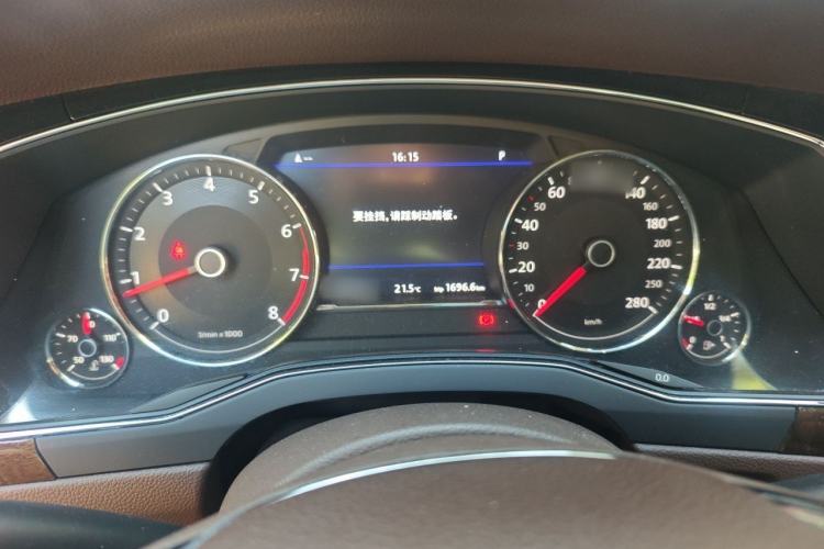Used Volkswagen Phideon 2018 Revised Version 380TSI Two-Wheel-Drive Flagship Edition Instrument Cluster