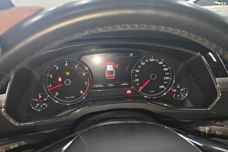 Used Volkswagen Phideon 2018 380TSI Two-Wheel-Drive Flagship Edition Instrument Cluster