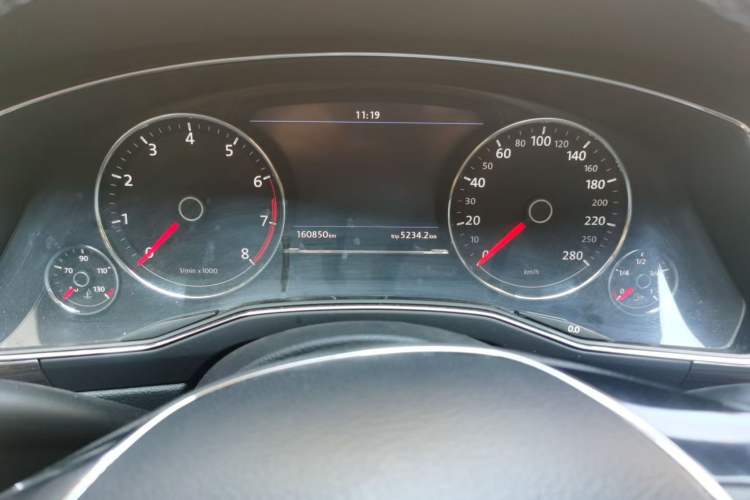 Used Volkswagen Phideon 2018 Revised Version 380TSI Two-Wheel Drive Business Edition Instrument Cluster