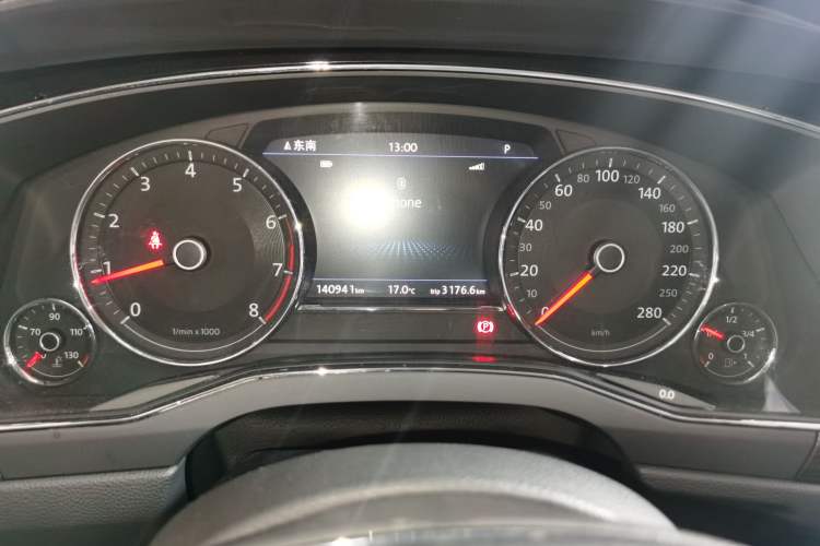 Used Volkswagen Phideon 2018 Revised Version 380TSI Two-Wheel Drive Business Edition Instrument Cluster