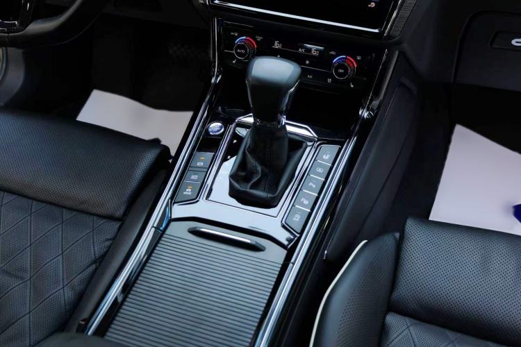 Used Volkswagen Phideon 2018 Revised Version 380TSI Two-Wheel-Drive Flagship Edition Interior 7