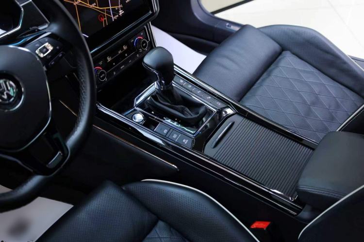 Used Volkswagen Phideon 2018 Revised Version 380TSI Two-Wheel-Drive Flagship Edition Interior 8
