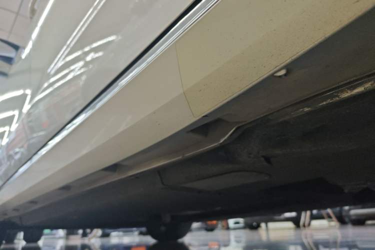 Used Volkswagen Phideon 2018 380TSI Two-Wheel Drive Business Edition Left Side Sill