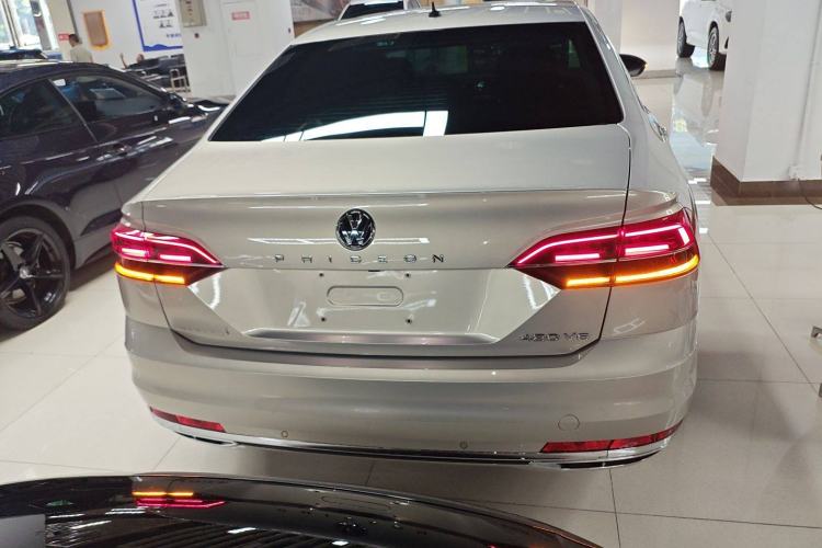 Used Volkswagen Phideon 2018 Revised Version 380TSI Two-Wheel Drive Business Edition Rear