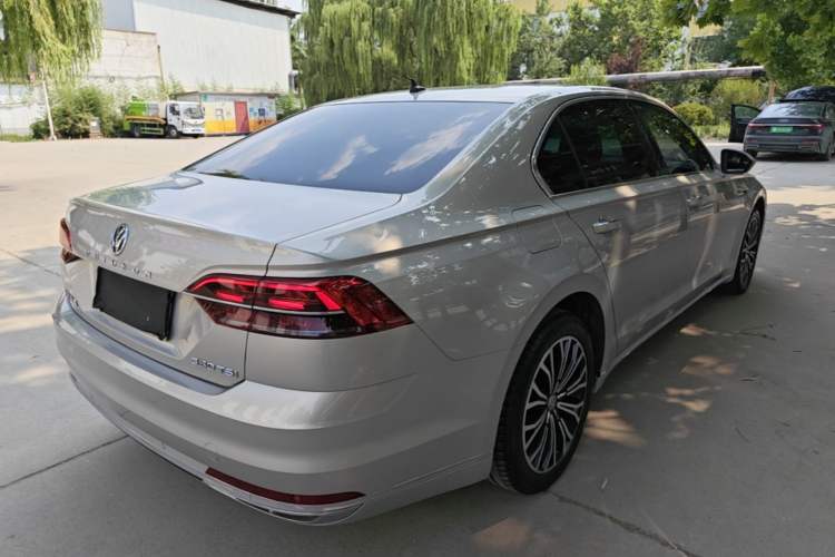Used Volkswagen Phideon 2018 Revised Version 380TSI Two-Wheel Drive Business Edition Rear Right 45 Deg