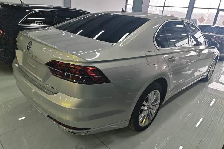 Used Volkswagen Phideon 2018 380TSI Two-Wheel-Drive Flagship Edition Rear Right 45 Deg