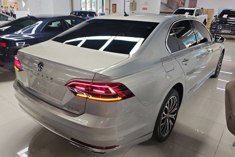 Used Volkswagen Phideon 2018 Revised Version 380TSI Two-Wheel Drive Business Edition Rear Right 45 Deg