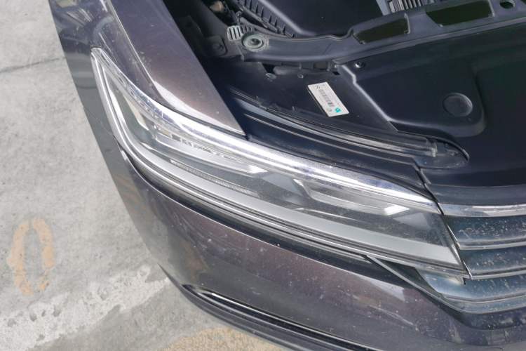 Used Volkswagen Phideon 2018 Revised Version 380TSI Two-Wheel Drive Business Edition Right Front Headlight