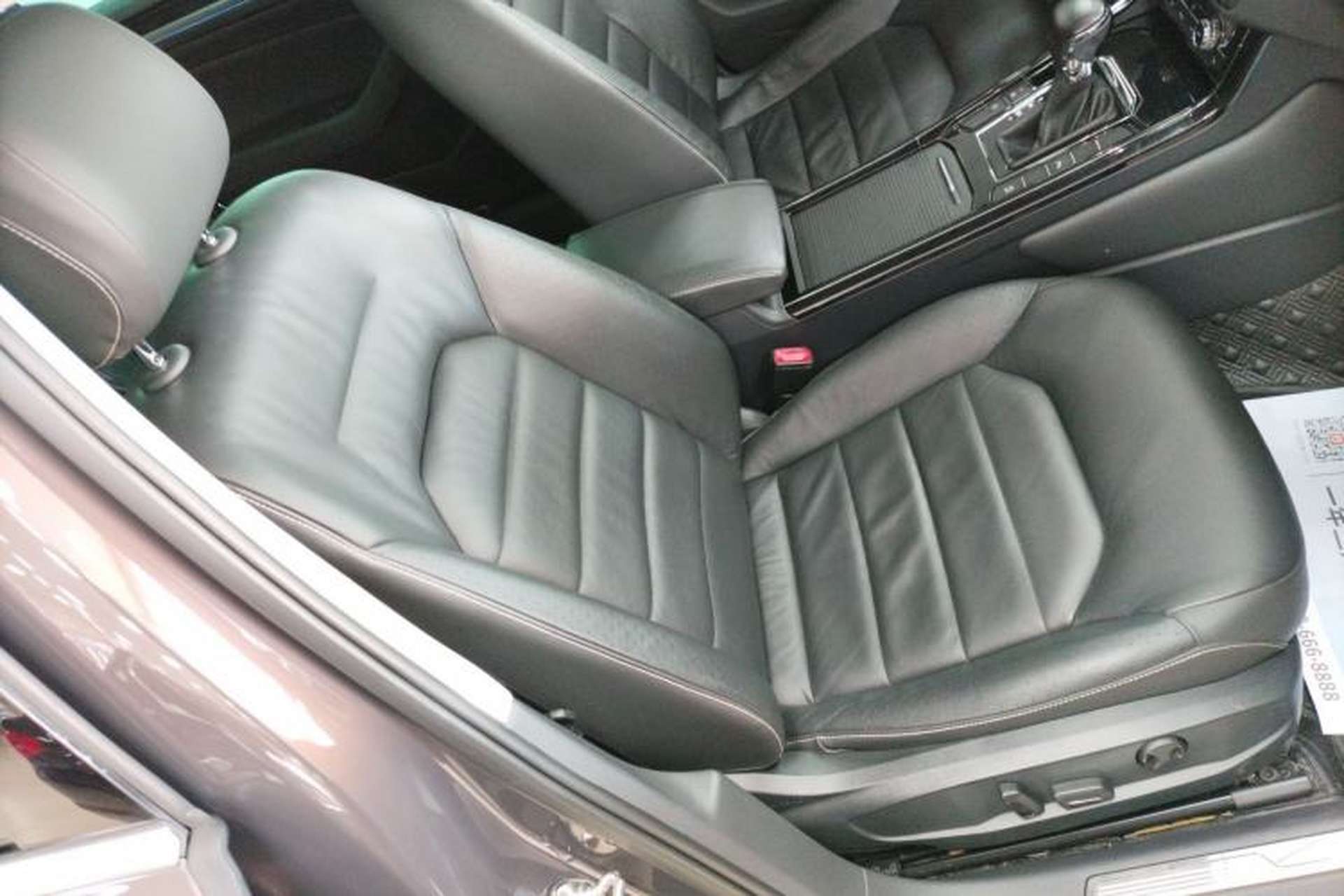 Used Volkswagen Phideon 2018 380TSI Two-Wheel Drive Business Edition Right Front Seat