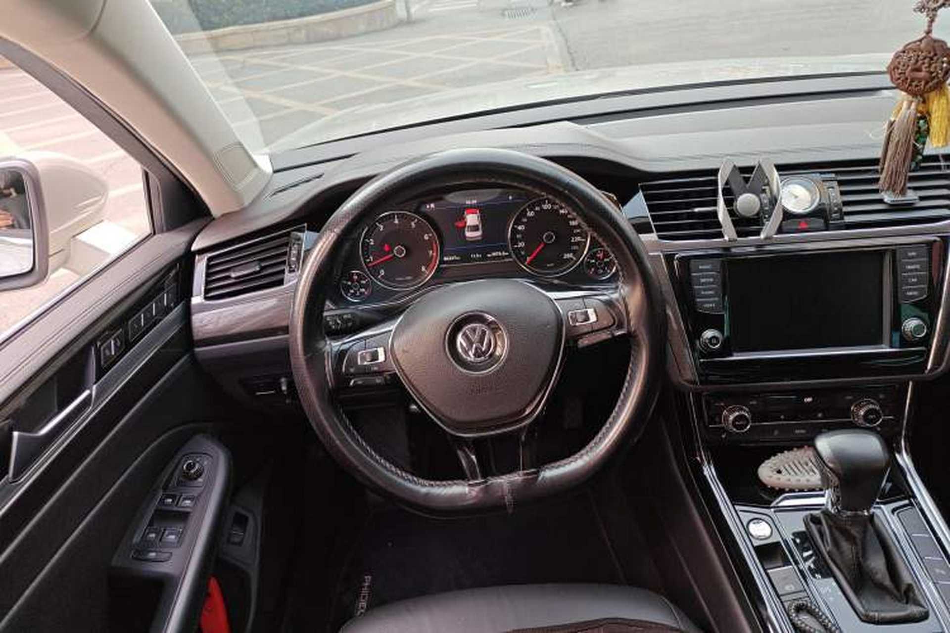 Used Volkswagen Phideon 2018 380TSI Two-Wheel Drive Business Edition Steering Wheel