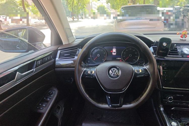 Used Volkswagen Phideon 2018 Revised Version 380TSI Two-Wheel-Drive Flagship Edition Steering Wheel
