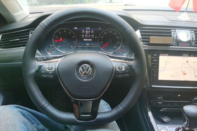Used Volkswagen Phideon 2018 Revised Version 380TSI Two-Wheel Drive Business Edition Steering Wheel