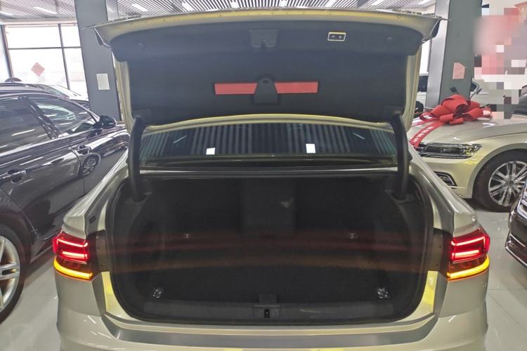 Used Volkswagen Phideon 2018 380TSI Two-Wheel-Drive Flagship Edition Trunk