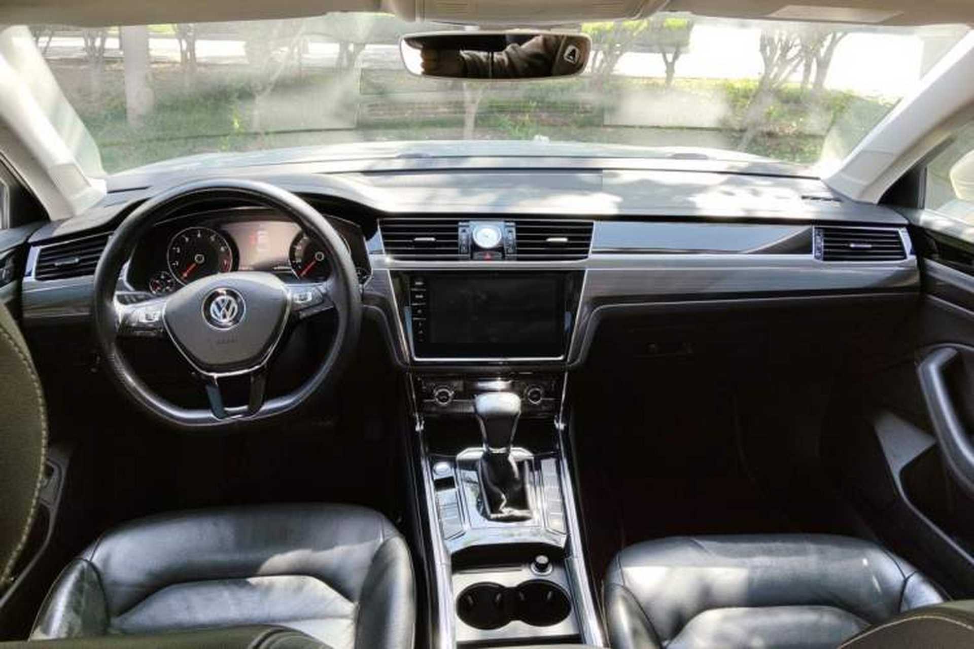 Used Volkswagen Phideon 2018 Revised Version 380TSI Two-Wheel Drive Business Edition Center Console